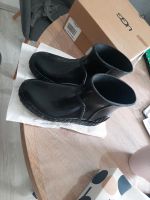 UGG Regenstiefel in Gr 33.5 zu verkaufen Nordrhein-Westfalen - Voerde (Niederrhein) Vorschau