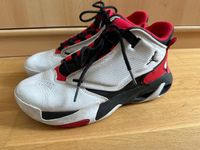 Nike Jordan Aura 4 Flight Schuhe Gr. 41 gebraucht Dresden - Prohlis-Nord Vorschau