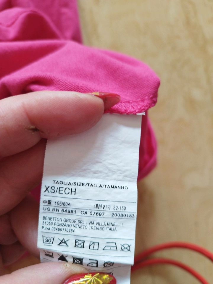 Benetton T-Shirt Größe 130 XS  M neu in Allendorf