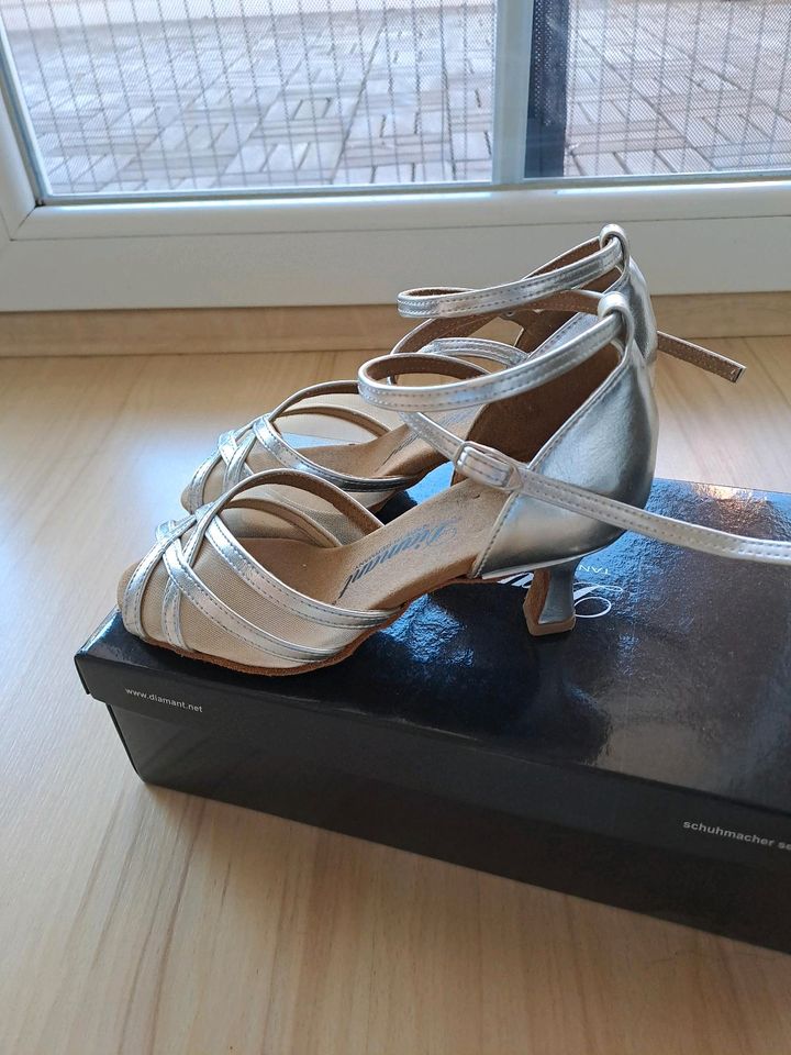 Tanzschuhe von Diamant in Größe 2 (34,5) in Berlin