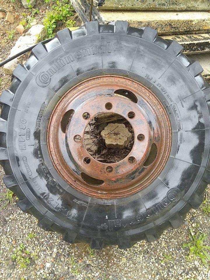 Unimog Räder, Reifen (14,5R20) mit Felgen in Windorf