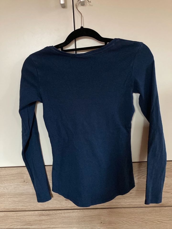 Pullover blau Größe XS in Pürgen