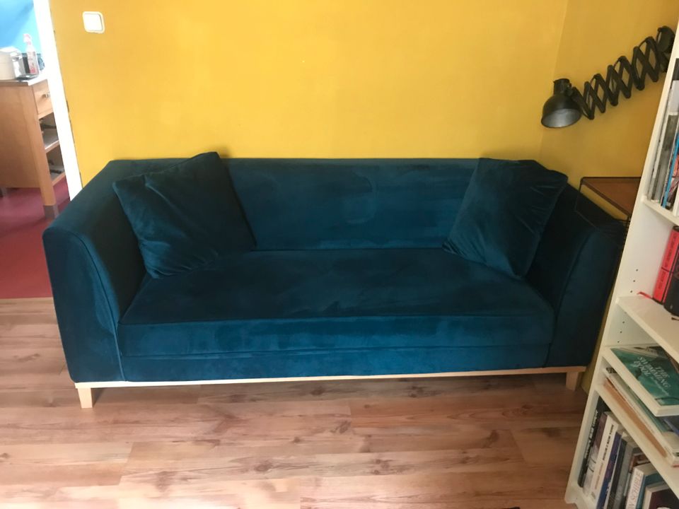 Sofa Blomma MØRTEENS 3-Sitzer Samt Petrol Holz Eiche Retro Kissen in Düsseldorf