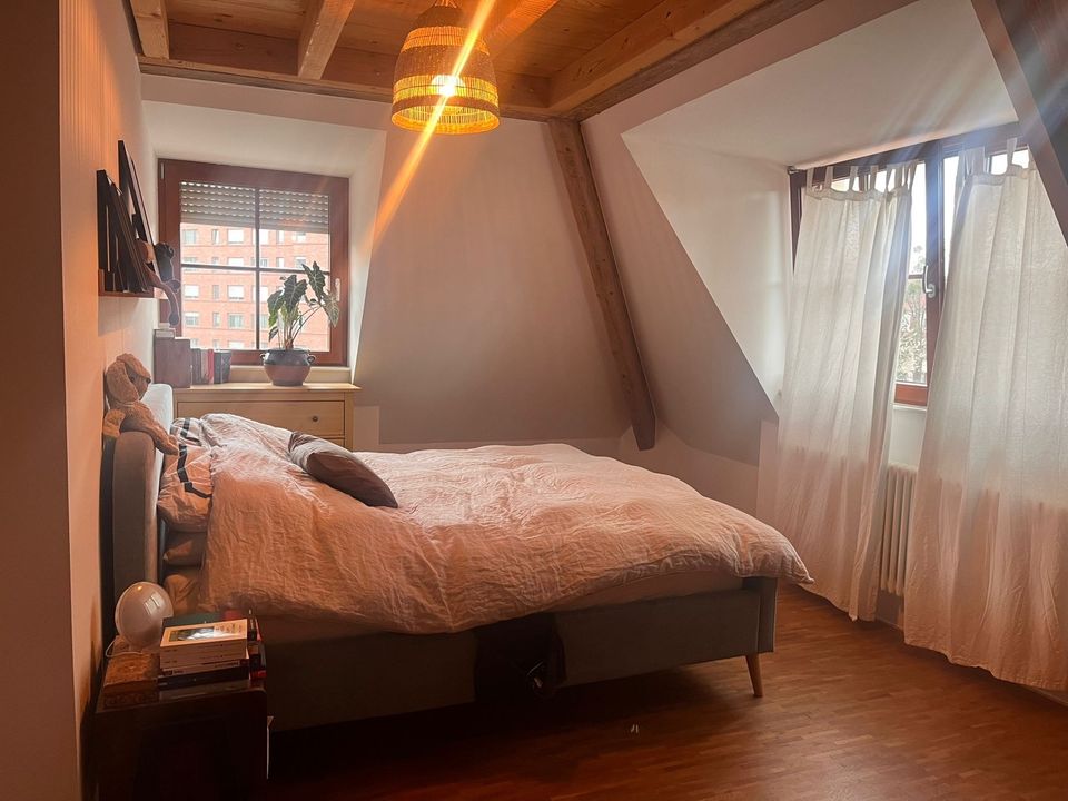 Zwischenmiete: Helle 120 qm Maisonette-Wohnung in Freiburg im Breisgau
