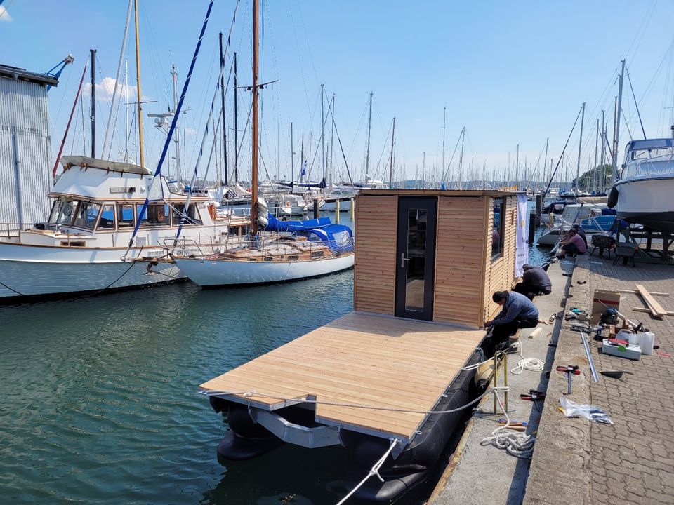 Hausboot zum Selbstausbau mit Liegeplatz in Kiel Pries in Kiel