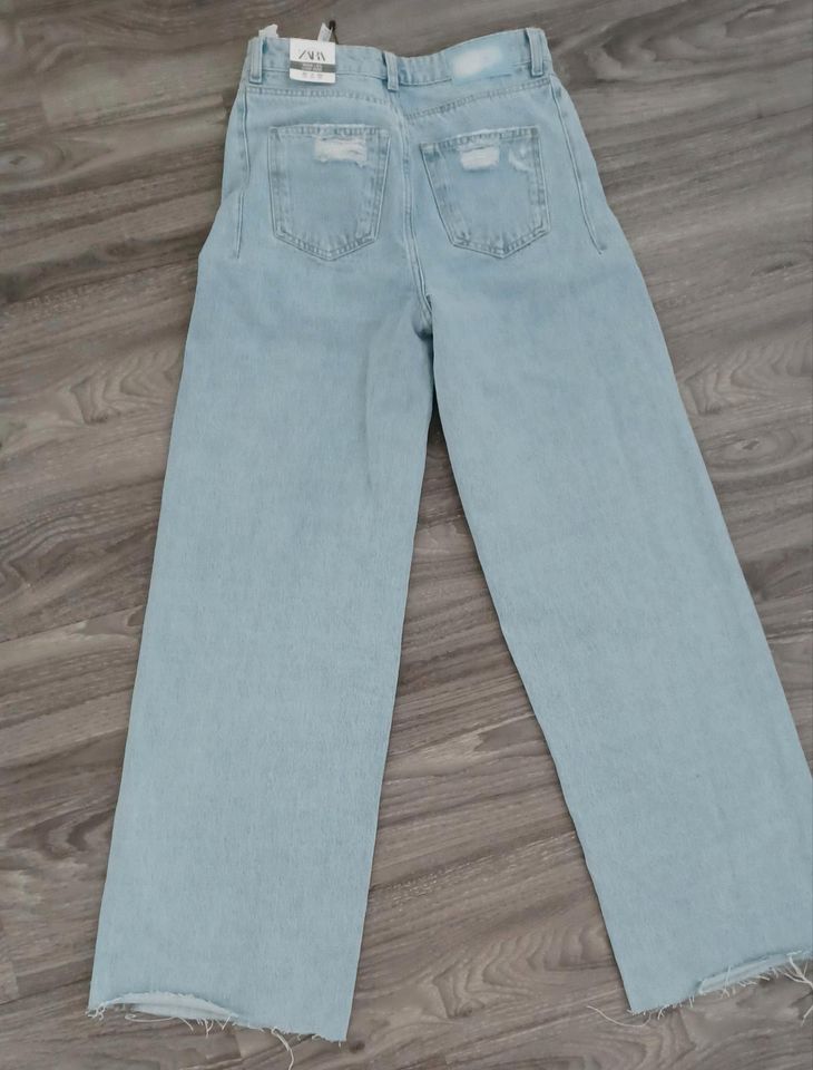 Neu Zara Jeanshose Gr.32/34 in Solingen