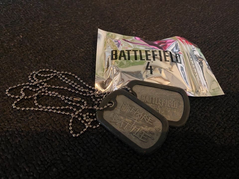 Battlefield 4 Promo Dog Tag ungeöffnet und als Zugabe einmal offe in Kölbingen