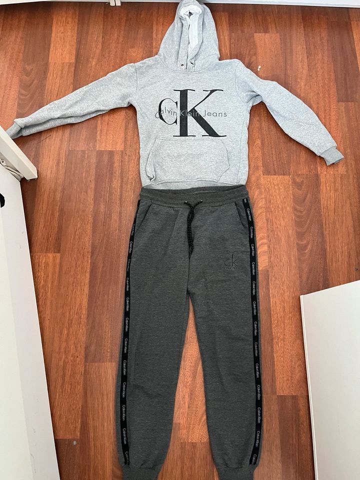 Calvin Klein Jogging Anzug S/XS in Duisburg