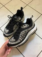 Nike Sneaker 39 neuwertig Duisburg - Homberg/Ruhrort/Baerl Vorschau
