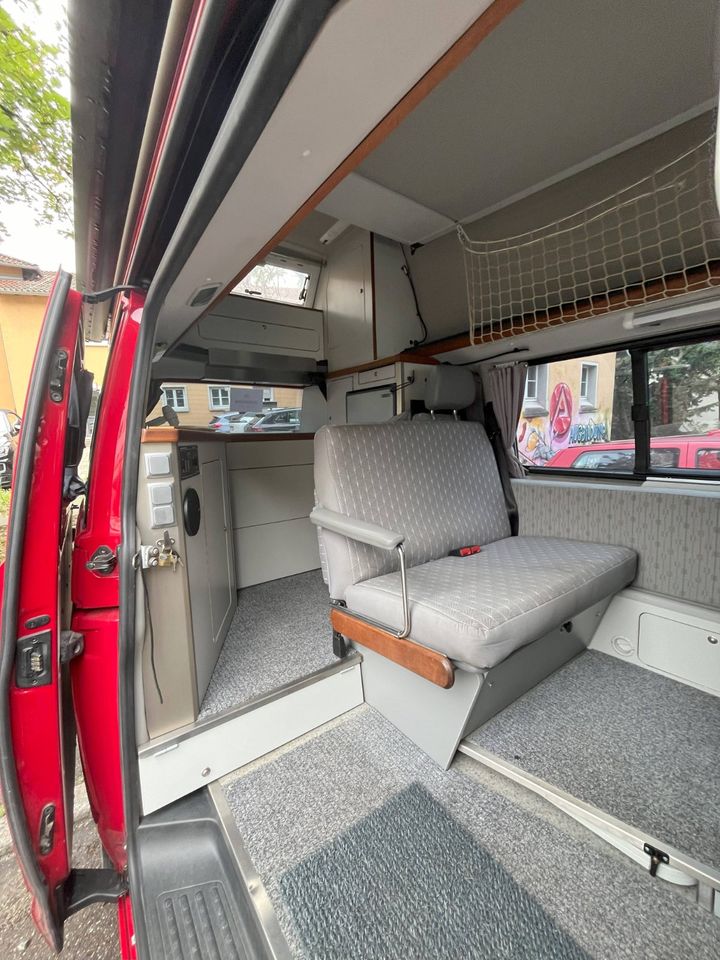 Campmobil VW T5.2 Polyroof Hochdach, 6 cm hochgelegt viel Zubehör in Stuttgart