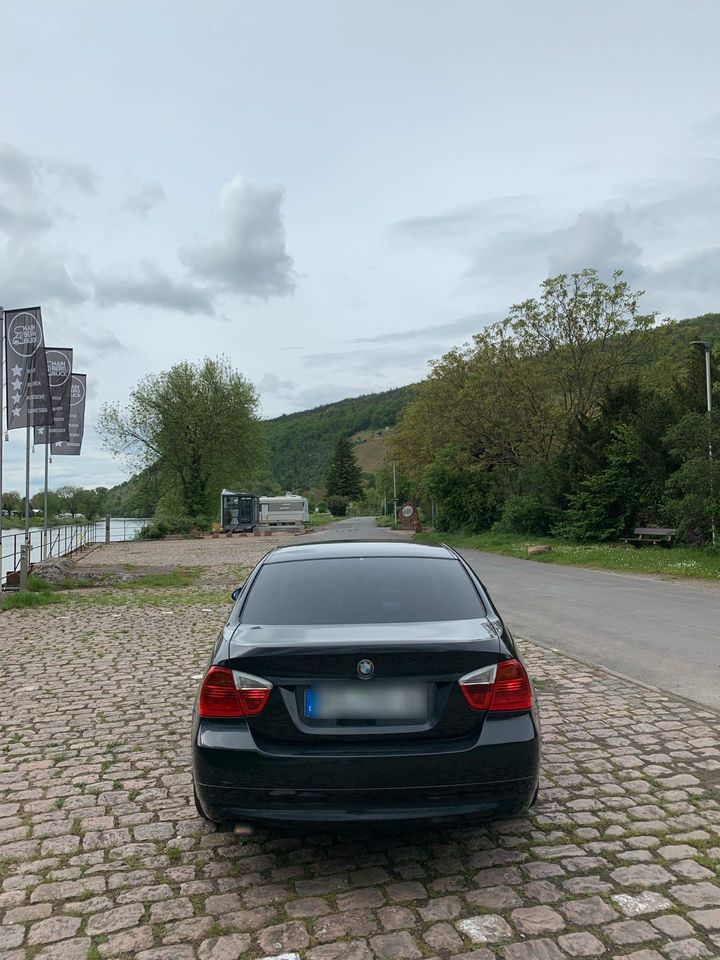 Bmw e90 320d in Erlenbach am Main 