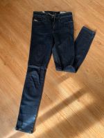 Diesel Damen Jeans blau 27/30 Skinzee wenig getragen Nordrhein-Westfalen - Paderborn Vorschau