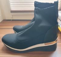 Boots mit kleinem Plateuabsatz Bayern - Augsburg Vorschau