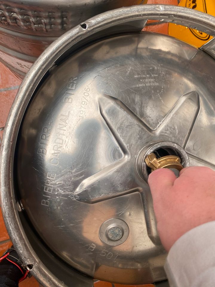 13 Kegs Flachfitting Bier Hobbybrauer Fässer Bierfässer Fass in Hirschaid