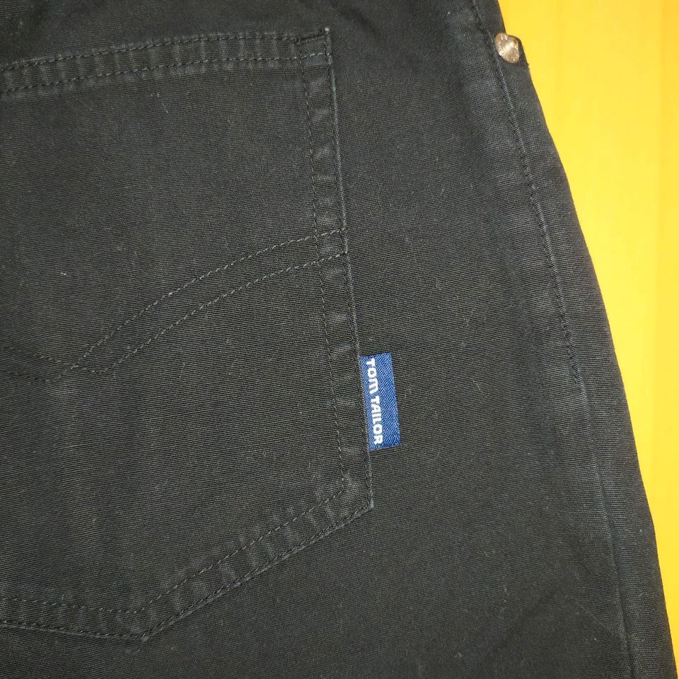 Kurze Hose/ "Bermuda Hose" Herren Gr.31/32 Tom Tailor in Großkrotzenburg