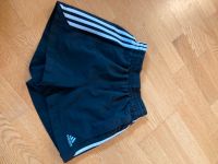 Schwarz Adidas essentials clima 365 kurze Hose Beach Handball 140 Nordrhein-Westfalen - Nümbrecht Vorschau