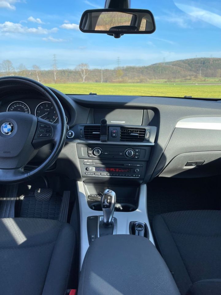 BMW  X3 mit AHK in Ludwigsau