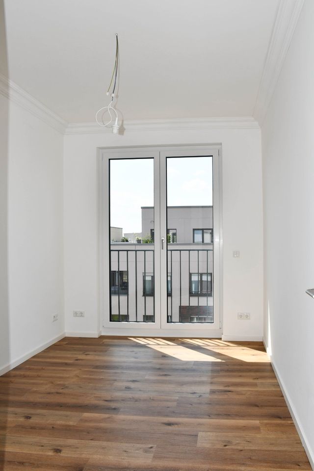 Gehobene 4-Zimmer-Wohnung mit Gartenmitbenutzung in Berlin in Berlin