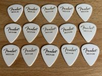 15 Stück FENDER Picks Medium weiß NEU Gitarre Bass Plektren Baden-Württemberg - Mannheim Vorschau