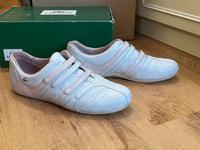 Lacoste Illusion 36 37 38 Sneaker weiß Klett Turnschuhe Leder Köln - Ehrenfeld Vorschau
