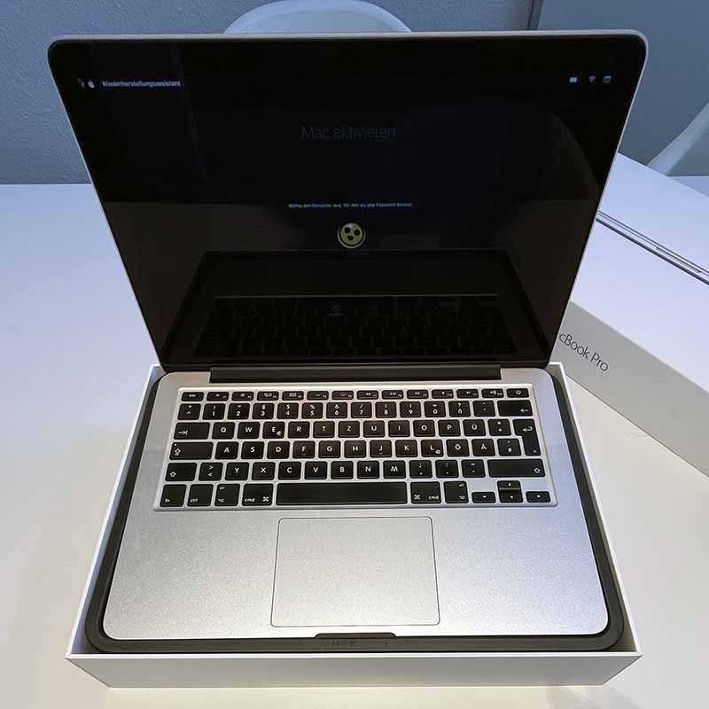 Apple MacBook Pro 15“ (2017), Ledercase, 2 Netzteile in Bremen