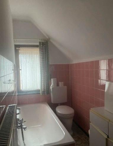 Zweifamilienhaus mit Umbaumöglichkeit zum Dreifamilienhaus in Dornburg