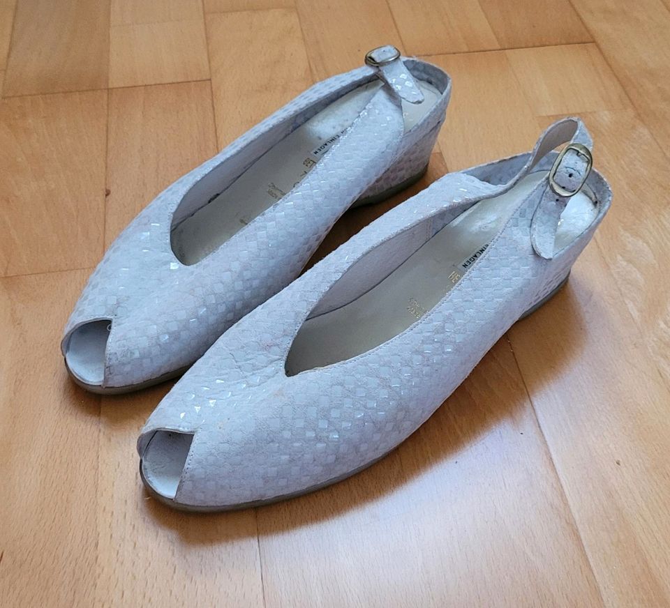 5 paar Vintage Sandalen, Slipper, Pumps | Größe 42,5 in Hattersheim am Main