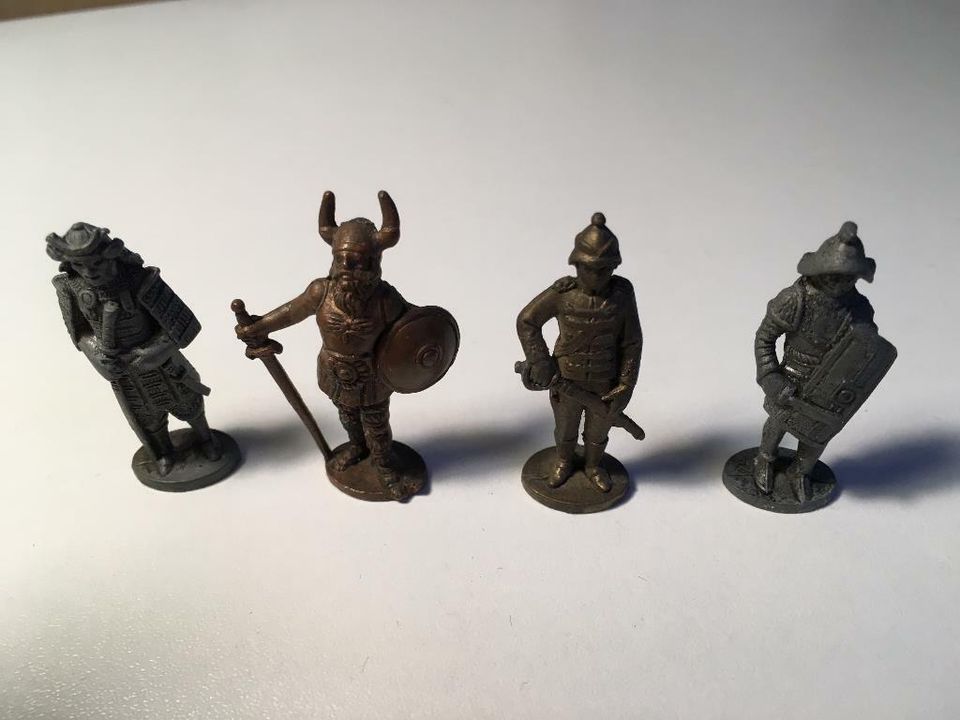 Miniaturen Figurenensemble aus den ersten Ü-Eiern Rarität in Gelsenkirchen