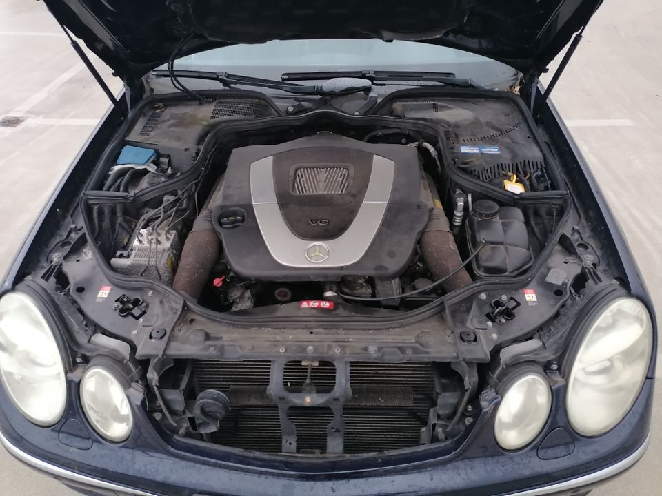Top E350 4-Matic Avangarde, Automatik, V6 - gepflegtes Rentnerfzg in Nürnberg (Mittelfr)