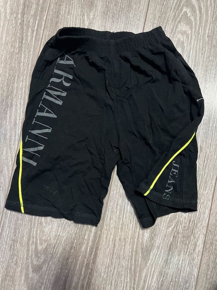 Armani Shorts Hose Gr 116 in München