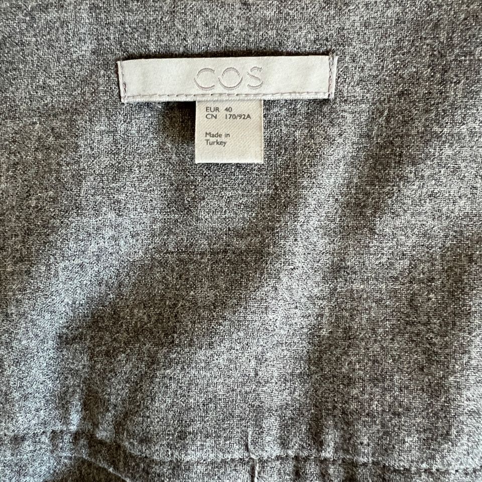 Cos grau Jacke Hemd Shirt Damen Blouson Wolle Gr. 40 in Gyhum