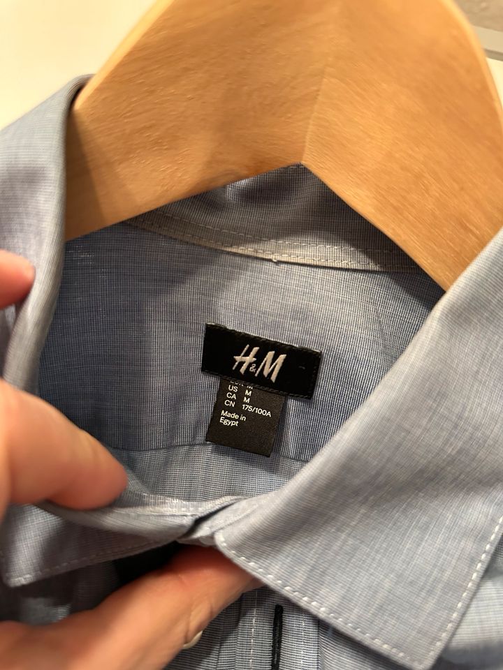 H&M Hemd blau Gr. M Armpatch Top Zustand! in Forchtenberg