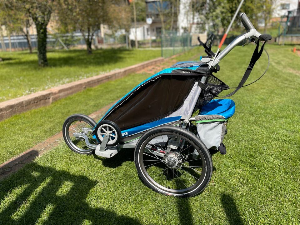 Kinderanhänger - Thule Chariot CX1, inkl. fast Allem an Zubehör in Roxheim