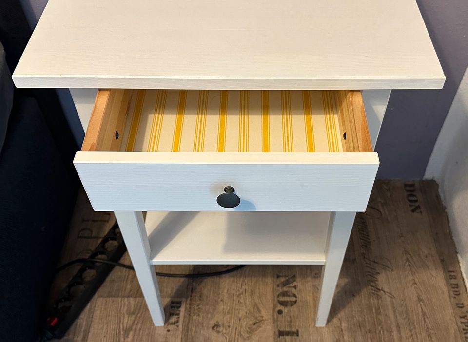 Wie Neu: HEMNES Ablagetisch, weiß gebeizt, 46x35 cm / Nachttisch in Marl