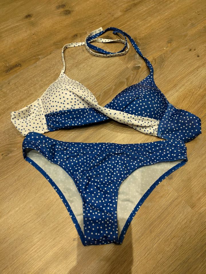 Blau weißer Bikini in der Größe S. in Remshalden