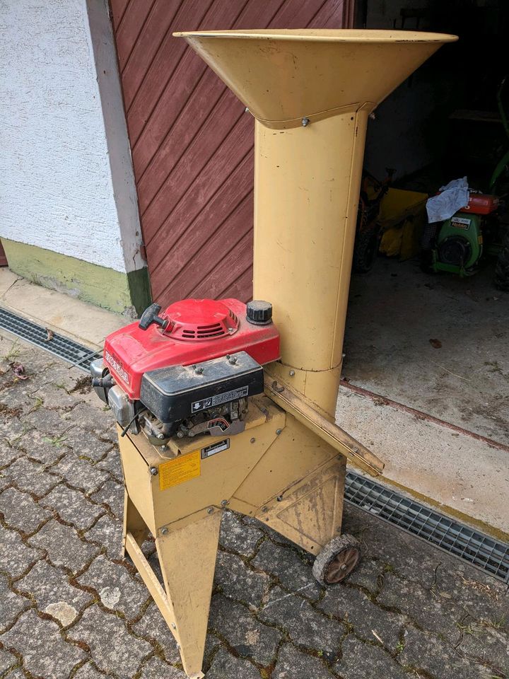 Scheppach Gartenwolf Motor-Häcksler in Offenburg