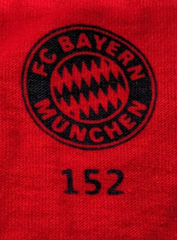 Neuwertig - FC Bayern München Fan T-Shirt Gr. 152 in Landau in der Pfalz