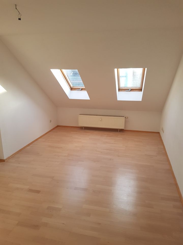 Schöne Dachgeschosswohnung in ruhiger Seitenstraße eines gepflegtem Altbau in Leipzig