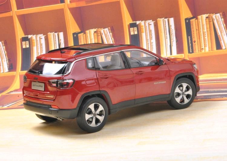 Jeep Compass 1:18 Modellauto Rot in Delmenhorst