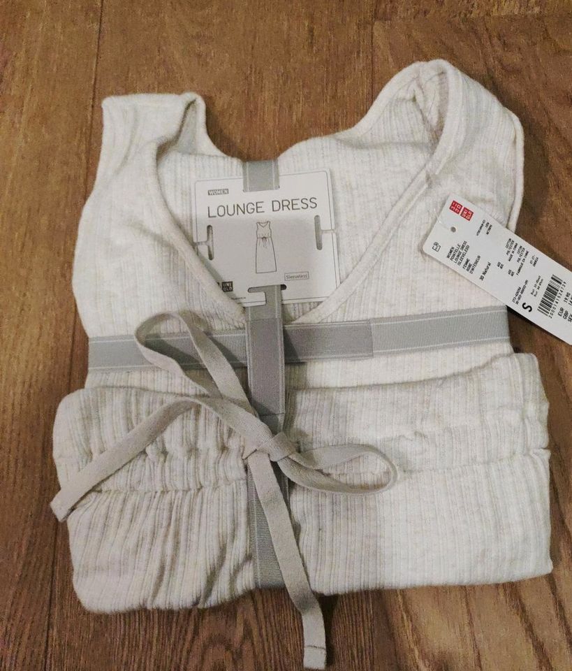 Uniqlo Damen pointelle lounge dress Größe S 30 Natural Neu in Berlin