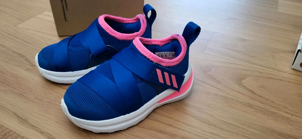 Kinder Adidas Sneaker Gr. 21 in Sulzbach