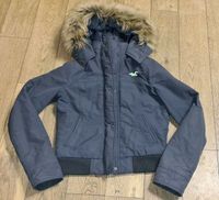 HOLLISTER kurze Jacke Gr. M blaugrau mit grünen Details u. Kapuze Nordrhein-Westfalen - Rösrath Vorschau