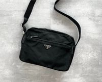 Prada Umhängetasche Shoulderbag Schwarz Bag Tasche Vintage Hessen - Korbach Vorschau