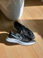Nike Sport Schuhe Sneaker Gr. 39 schwarz sehr gut erhalten Bremen - Vegesack Vorschau