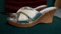 Schöne hohe offene Schuhe,glitzer,silberfarben aus Italien Gr.40 Baden-Württemberg - Essingen Vorschau