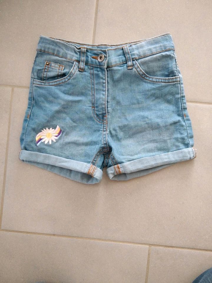 Jeans Shorts kurze Hose Größe 128 hellblau in Neu Ulm