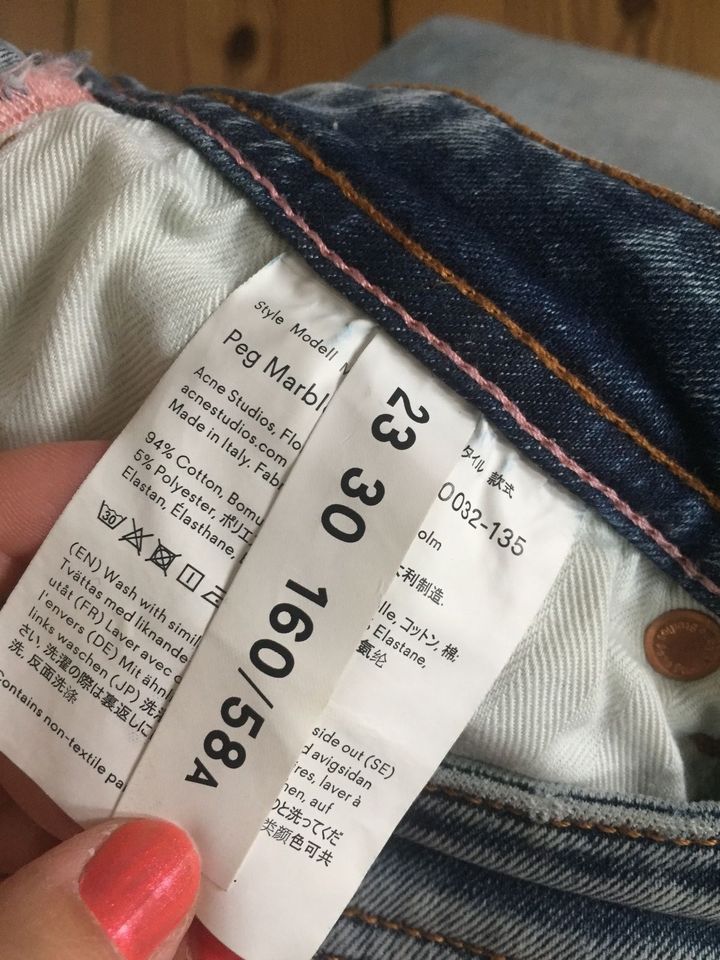 ACNE STUDIOS Jeans Peg Marble 23/30 fällt grösser aus, wie neu! in Berlin