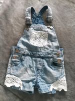 Mädchen Jeans Latzhose Spitze Gr. 98 neuwertig Baden-Württemberg - Gottmadingen Vorschau