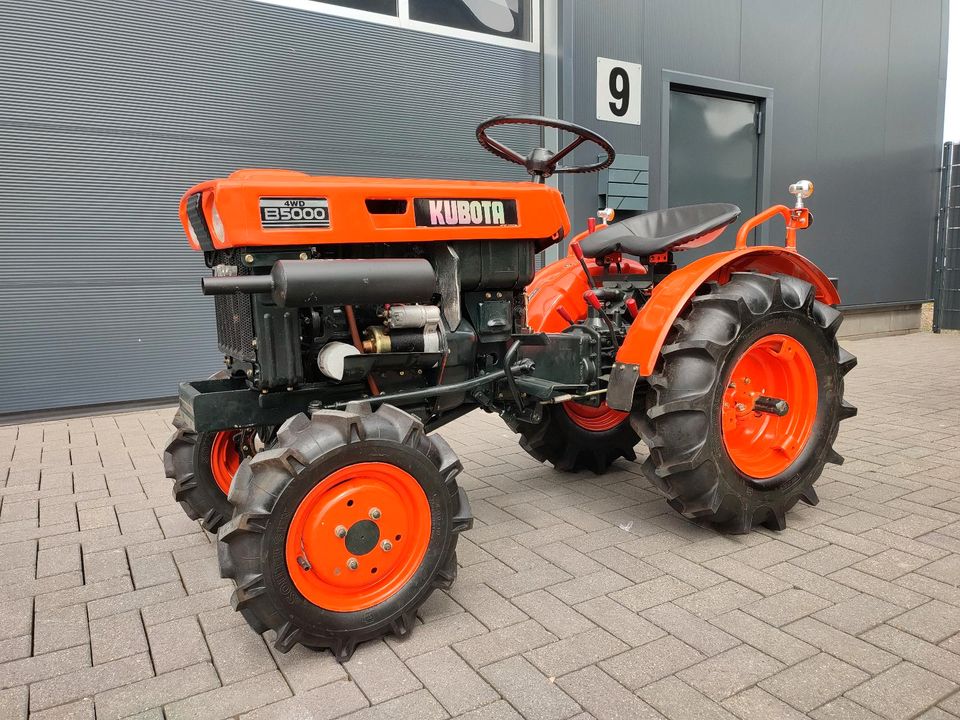 Kleintraktor Kubota B 5000 Traktor Schlepper Allrad Diesel in Auderath