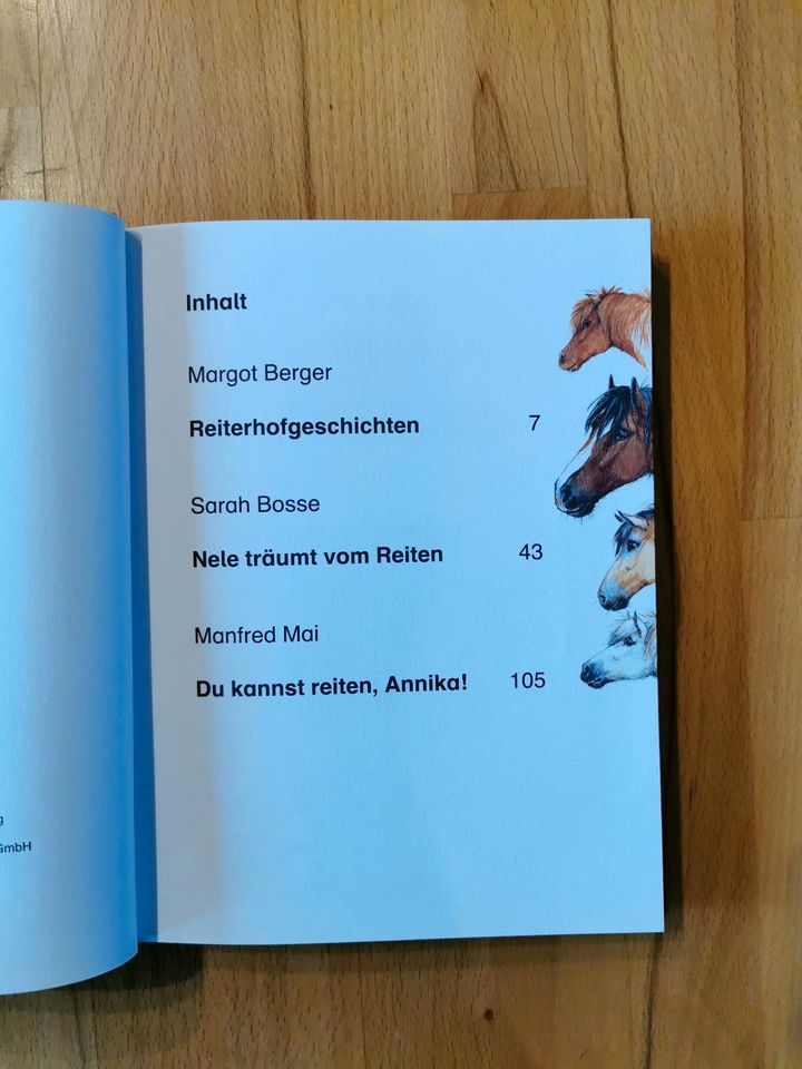 2 Bücher über Ponys und Pferden, 1.Klasse in Lutzerath